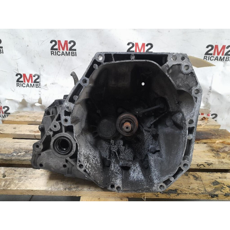 Complete manual transmission Nissan Qashqai 1st Series JRQ 5-speed 1.6 HR16DE Petrol 1598cc (2006-2009)