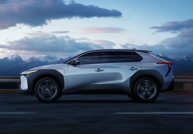 Toyota bZ4X: Il SUV Elettrico Che Rappresenta Il Futuro Della Mobilità
