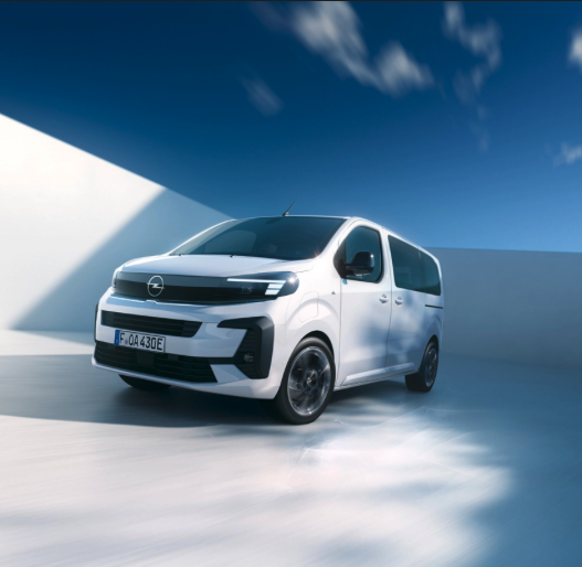 Opel Zafira 2025: Innovazione e Comfort per la Famiglia Moderna