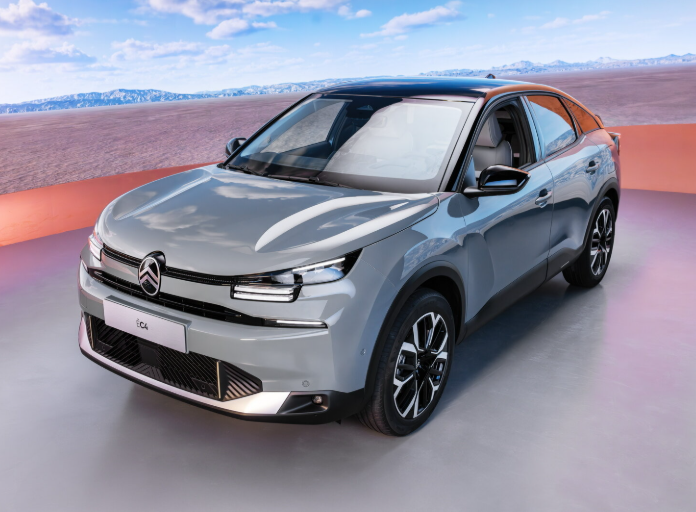 Citroën C4 Restyling: Il Rinnovamento della Classe e della Tecnologia