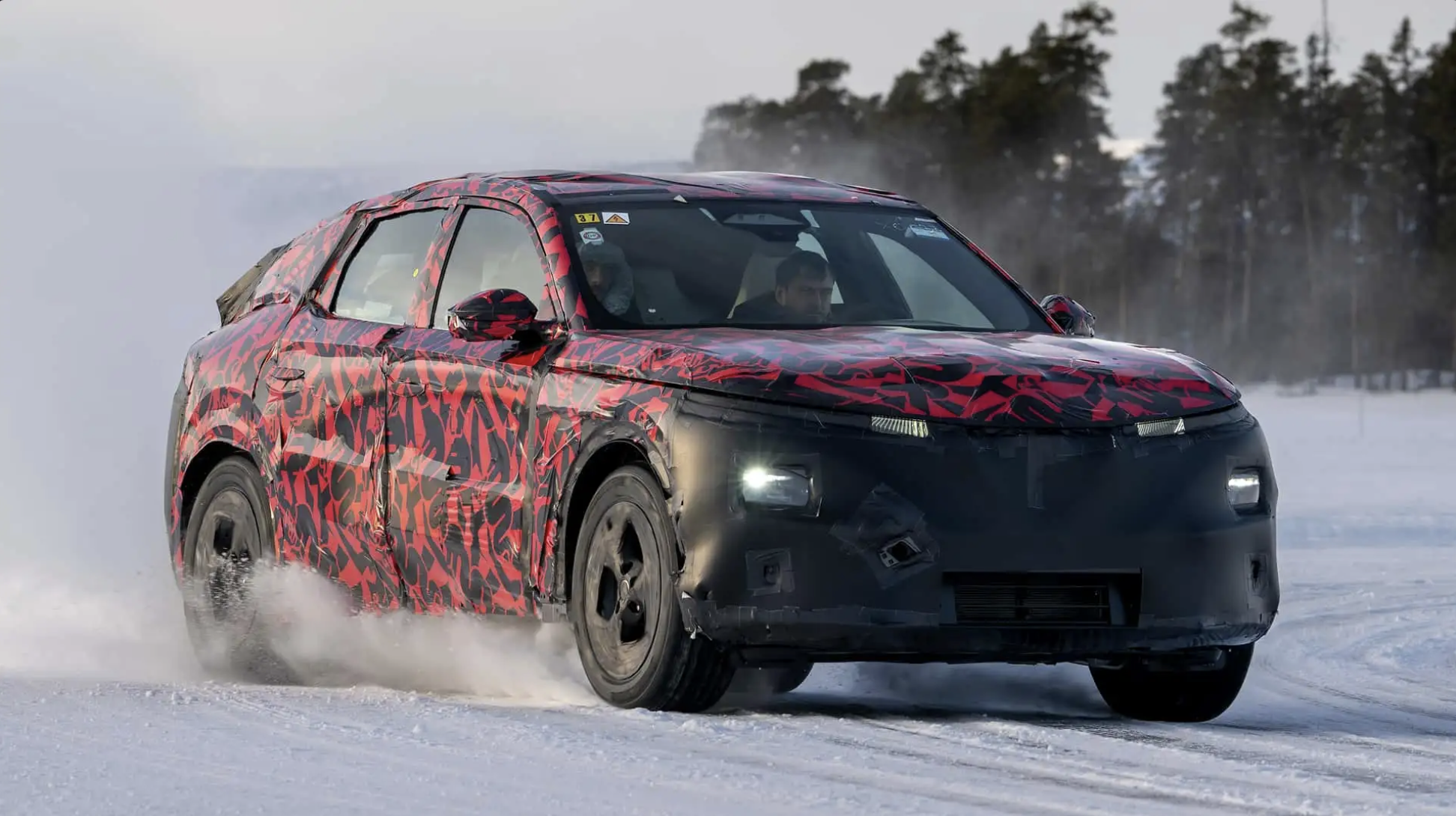 Alfa Romeo Stelvio 2025: Evoluzione di un'Icona Sportiva