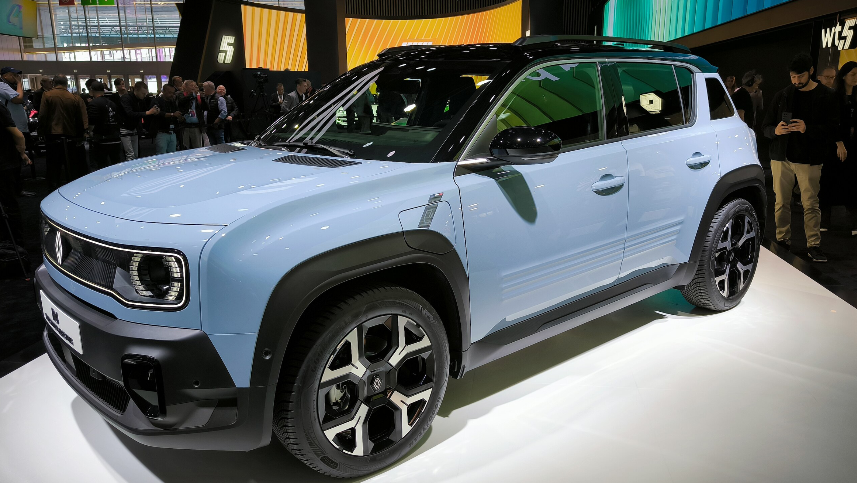Renault 4 E-Tech: Il Ritorno di un’Icona in Versione Elettrica